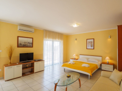 Apartments Villa Petra  Selce